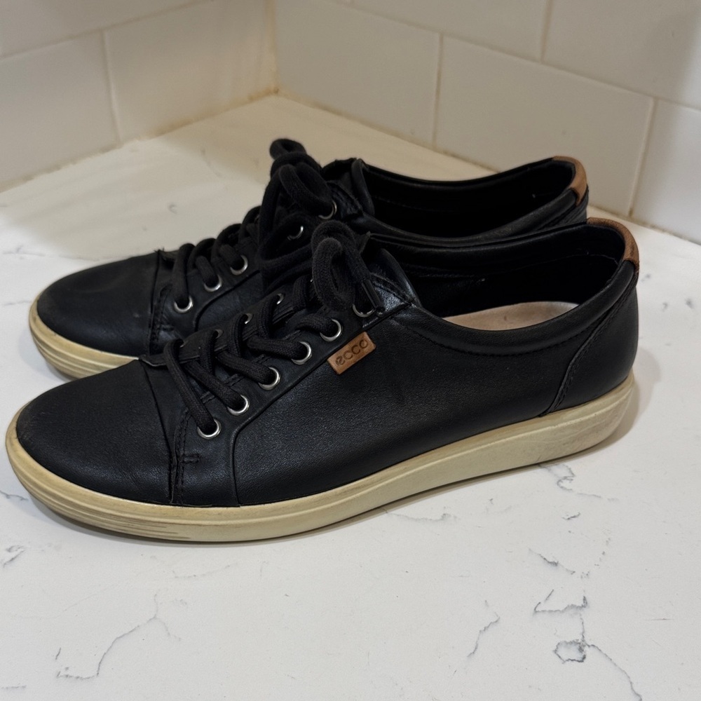 Ecco Women's Black Sneakers size: 9 - Picture 2 of 10